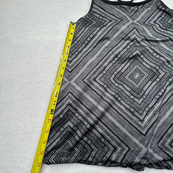 Fabletics Women Athletic Top Tank Built-in Sports Bra Taos Geometric Size S XS - Picture 8 of 13
